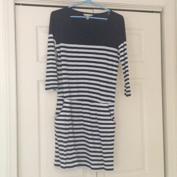 Banana Republic Dresses & Skirts - Banana Republic striped jersey dress